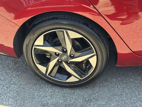 Certified 2023 Hyundai Elantra Limited FWD image 9