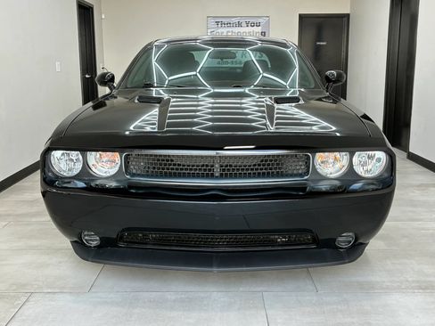 Used 2013 Dodge Challenger SXT RWD image 15