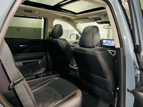 New 2026 Nissan Pathfinder Platinum image 31