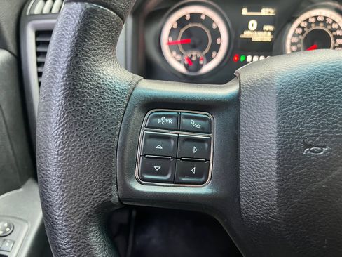 Used 2017 RAM 1500 Express image 17
