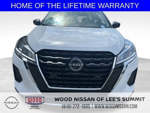 New 2025 Nissan Kicks Play S image 2