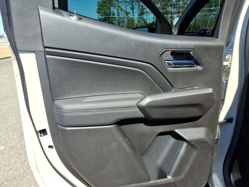 New 2026 GMC Canyon Elevation w/ Convenience Package image 16