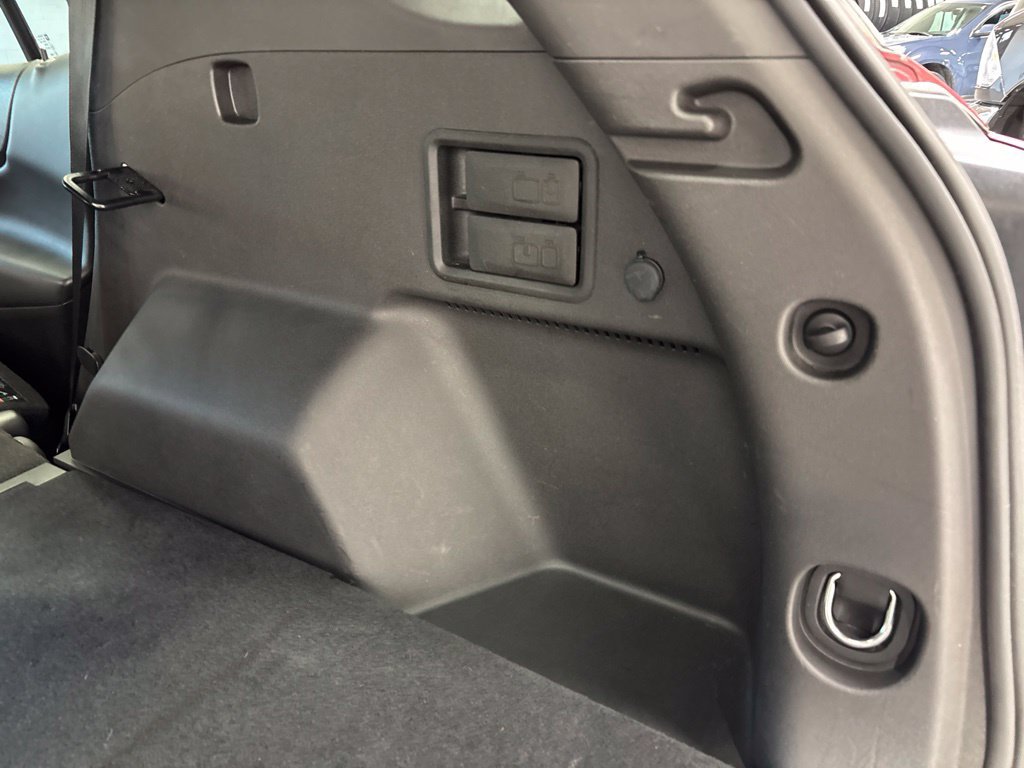 Used 2018 Chevrolet Equinox LT FWD image 40