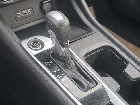 Used 2023 Nissan Sentra SV FWD image 6