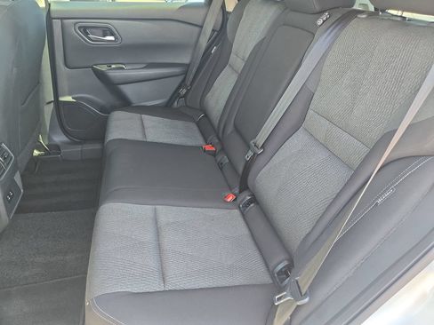 Certified 2025 Nissan Rogue SV FWD image 14