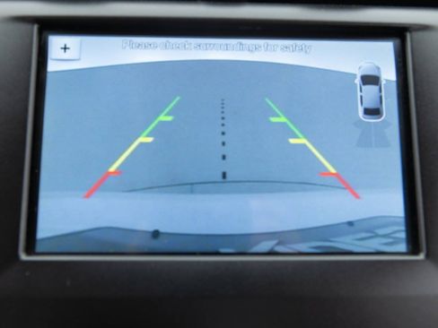Used 2018 Ford Fusion SE w/ Equipment Group 201A FWD image 32