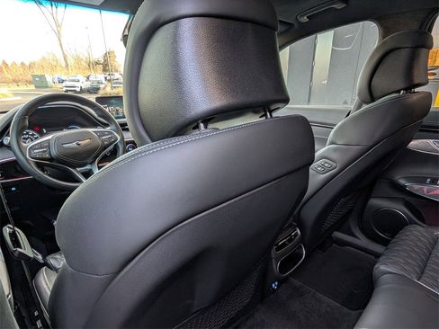 Used 2025 Genesis GV70 3.5T Sport w/ Sport Advanced Package image 15