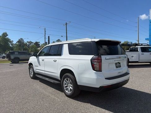Used 2021 Chevrolet Suburban LT image 8