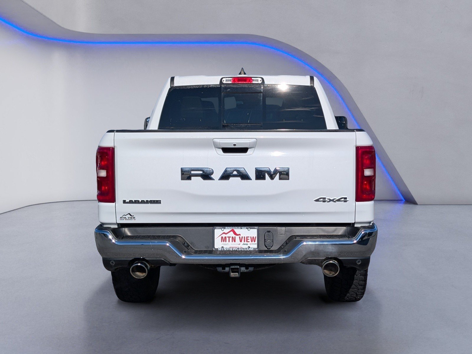 Used 2025 RAM 1500 Laramie AWD/4WD image 8