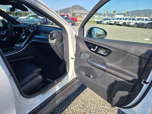 New 2026 Mercedes-Benz GLC 300 4MATIC image 12