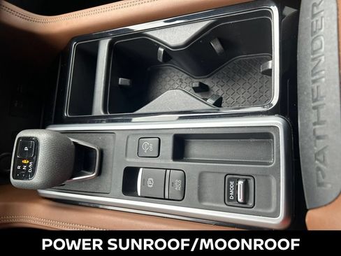 Certified 2025 Nissan Pathfinder Platinum w/ Cargo Package FWD image 15