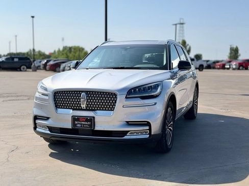 Used 2020 Lincoln Aviator Reserve w/ Equipment Group 201A AWD/4WD image 2
