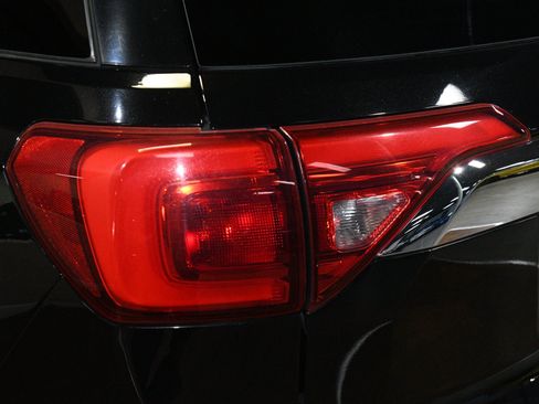 Used 2019 GMC Acadia SLT FWD image 60