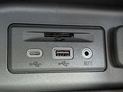 Used 2024 Chevrolet Equinox Premier FWD image 31