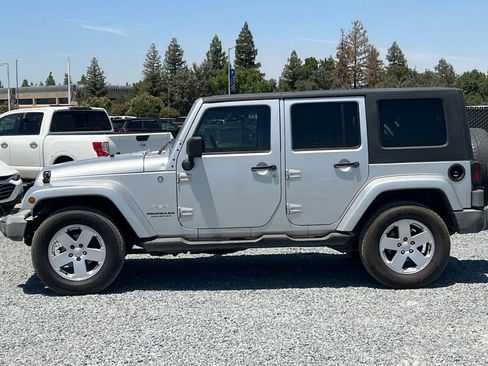 Used 2007 Jeep Wrangler Unlimited Sahara AWD/4WD image 6