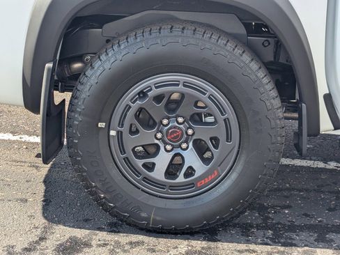 New 2026 Nissan Frontier Pro-X w/ Pro-X Convenience Package image 9