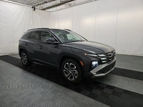 Used 2025 Hyundai Tucson Limited AWD/4WD image 3
