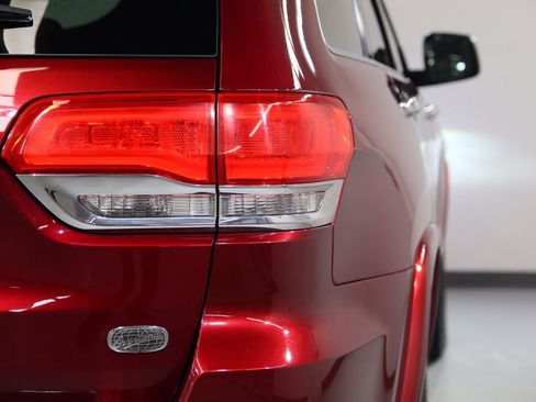 Used 2016 Jeep Grand Cherokee Overland AWD/4WD image 16