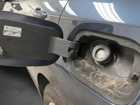 Used 2018 Chevrolet Equinox LS FWD image 26