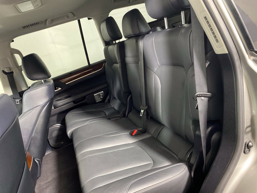 Used 2021 Lexus LX 570 4WD w/ Luxury Package image 14
