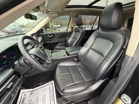Used 2022 Lincoln Aviator AWD w/ Premium Package image 32