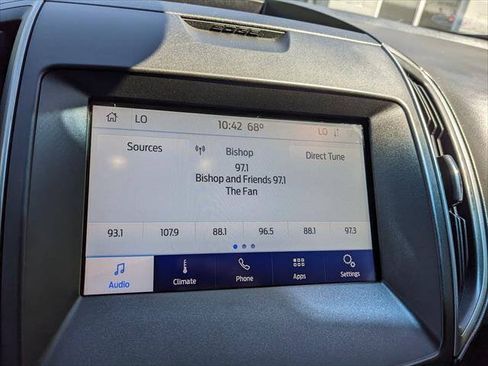 Used 2020 Ford Edge SE FWD image 18