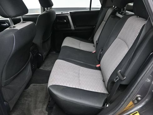 Used 2016 Toyota 4Runner SR5 AWD/4WD image 28