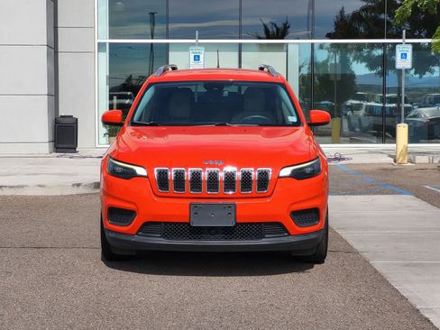 Used 2021 Jeep Cherokee Latitude FWD image 2