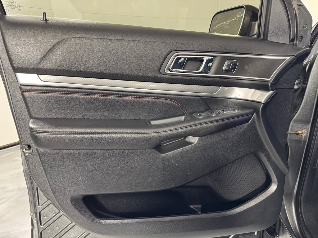 Used 2016 Ford Explorer Sport AWD/4WD image 11