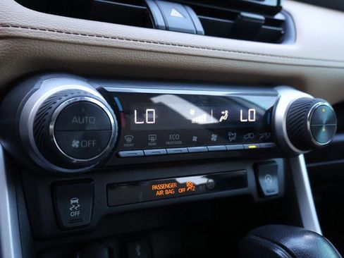 Used 2021 Toyota RAV4 XLE w/ Convenience Package image 38