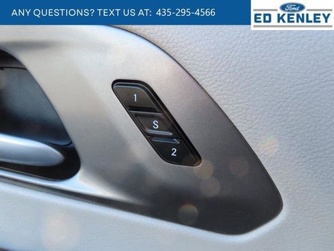 Used 2024 Chrysler Pacifica Limited FWD image 22