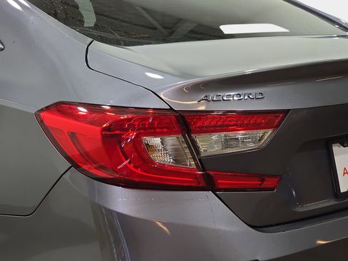 Used 2018 Honda Accord EX-L image 34