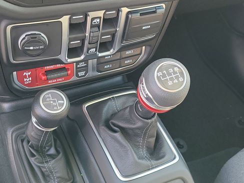 New 2026 Jeep Wrangler Unlimited Rubicon AWD/4WD image 19