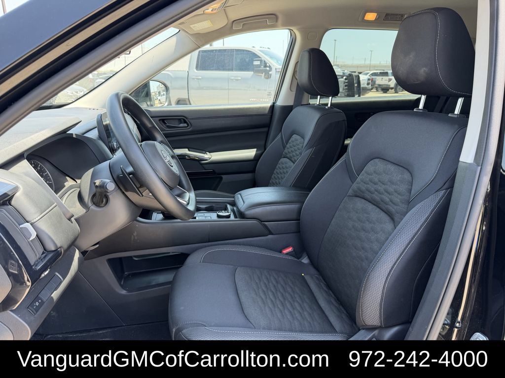Used 2024 Nissan Pathfinder S AWD/4WD image 25