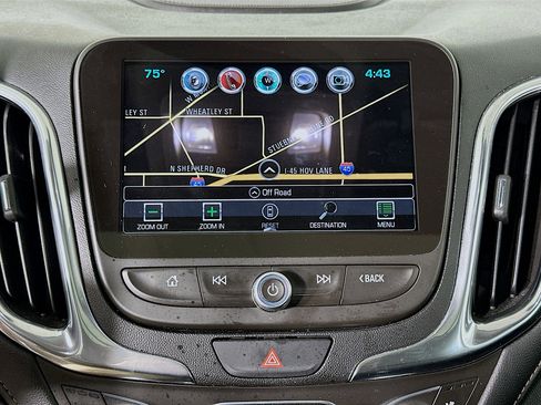 Used 2018 Chevrolet Equinox Premier image 22