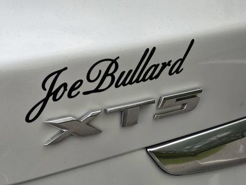 Used 2017 Cadillac XT5 Luxury w/ Driver Awareness Package FWD image 16