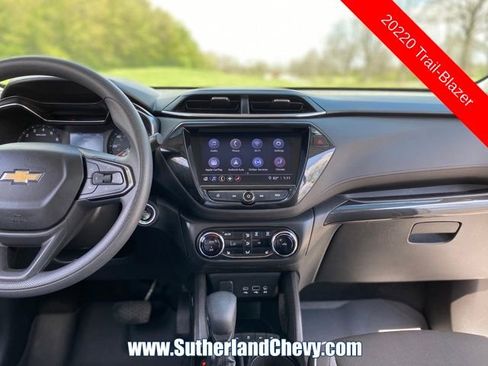 Used 2022 Chevrolet TrailBlazer LT w/ Convenience Package FWD image 24