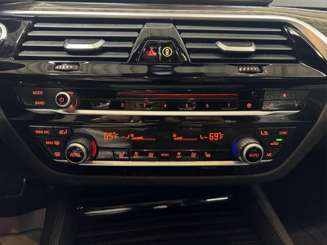 Used 2019 BMW 540i xDrive w/ M Sport Package AWD/4WD image 20