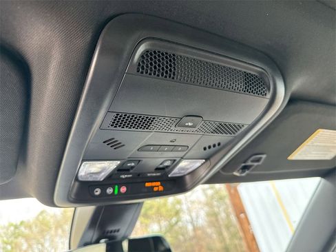 Used 2024 Cadillac XT6 Premium Luxury image 19