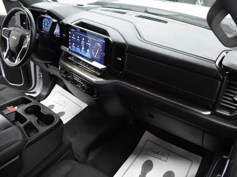 Used 2024 Chevrolet Silverado 2500 LT image 32