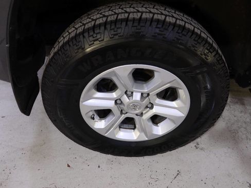 Used 2020 Toyota 4Runner SR5 Premium image 40