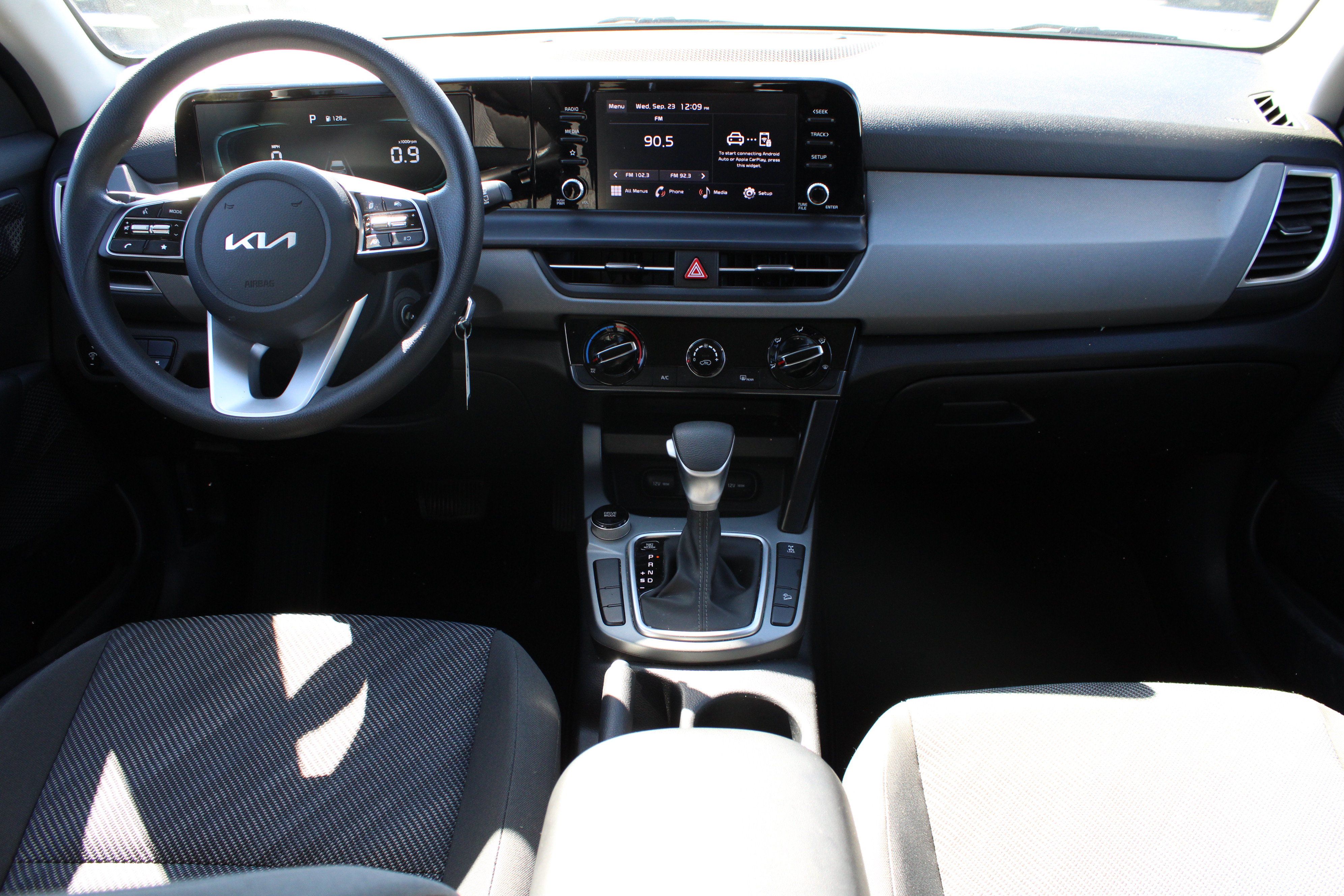 Used 2024 Kia Seltos LX AWD/4WD image 22