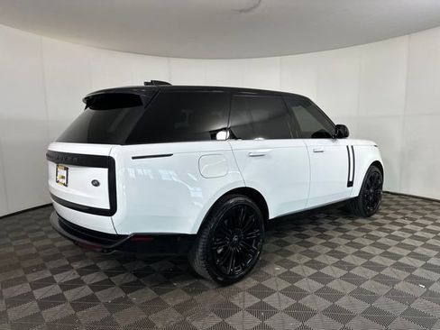 Used 2022 Land Rover Range Rover SE image 3