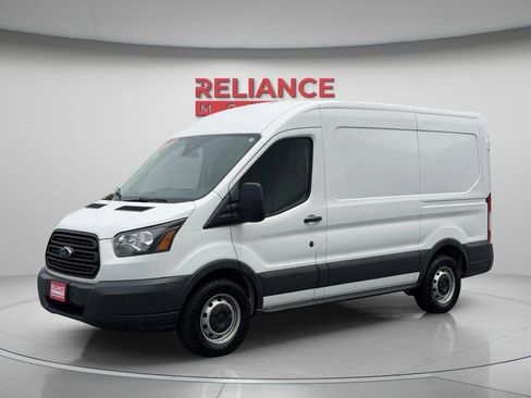 Used 2018 Ford Transit 150 130 Medium Roof RWD image 2