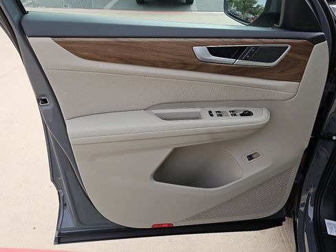 New 2026 Volkswagen Atlas SE image 13