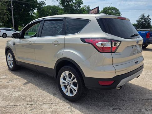 Used 2017 Ford Escape SE FWD image 15
