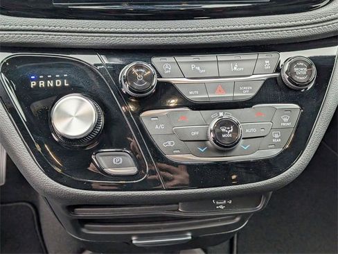 New 2026 Chrysler Pacifica Select image 20