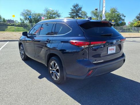 Used 2022 Toyota Highlander XLE image 6