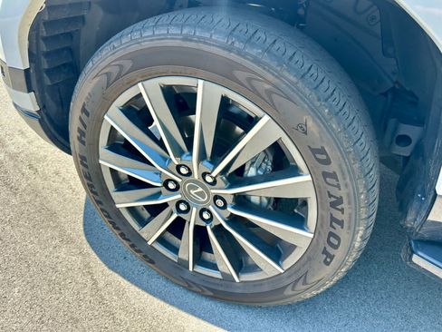 Used 2025 Lexus GX 550 w/ Accessory Package (2T) AWD/4WD image 8