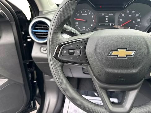 New 2026 Chevrolet Trax LS w/ LS Convenience Package FWD image 17